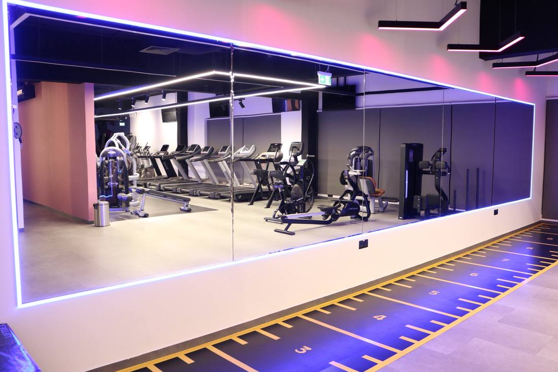 Mirrored cardio area
